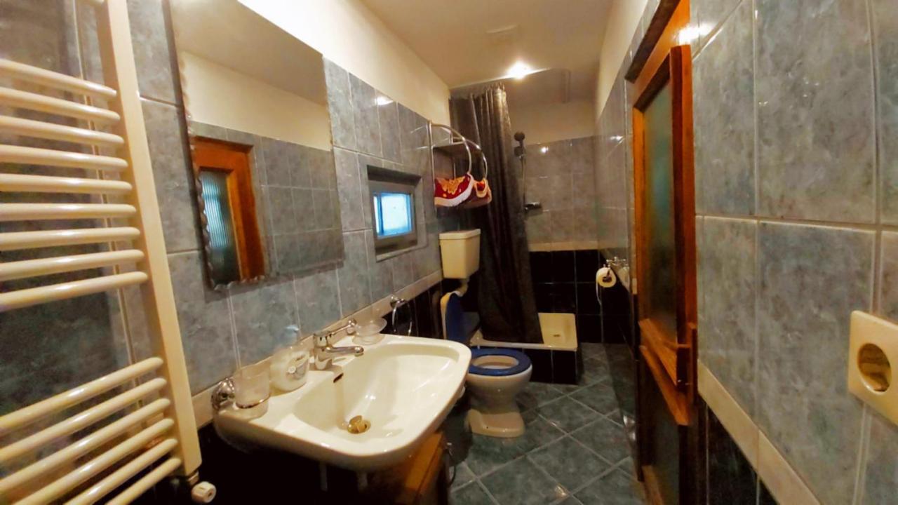 Casa Toth Din Tipterai Hotel Vişeu de Sus Buitenkant foto